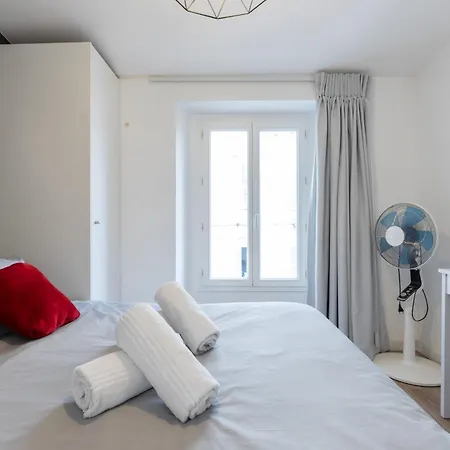 Magenta Square 1 Bdr With Ac Apartman *